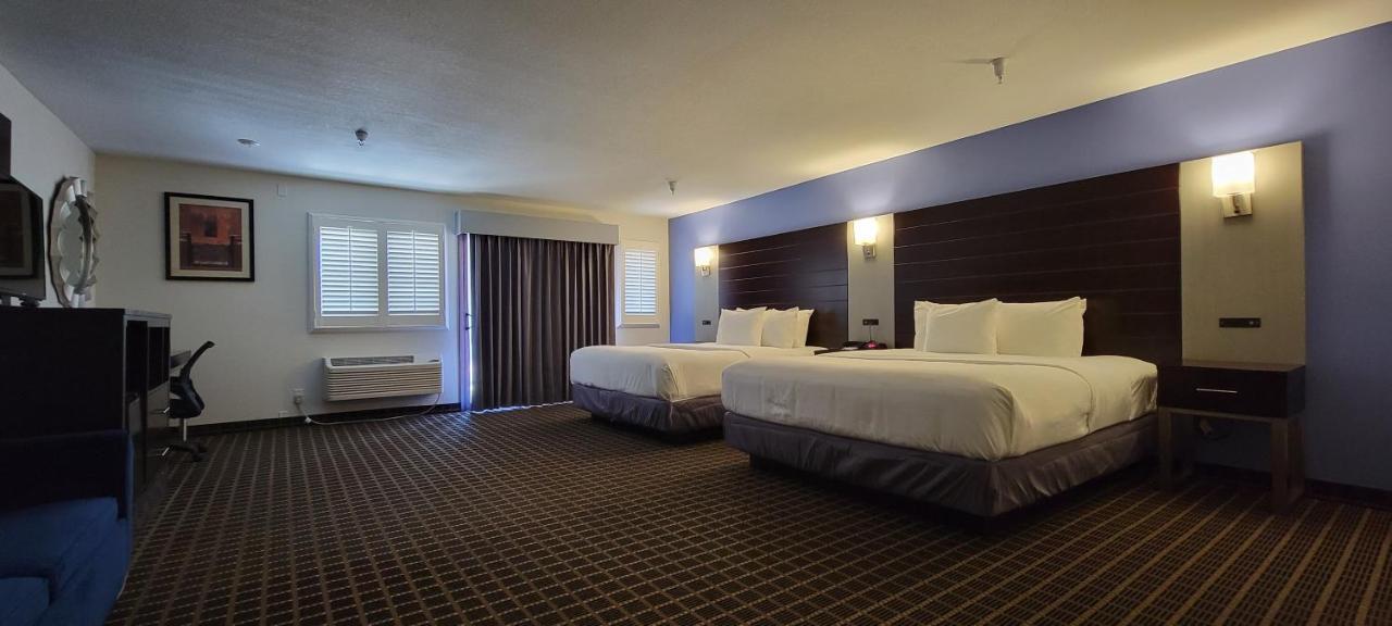 Days Inn&suites Hotel 2*