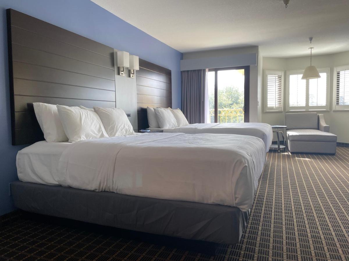 Days Inn&suites Hotel