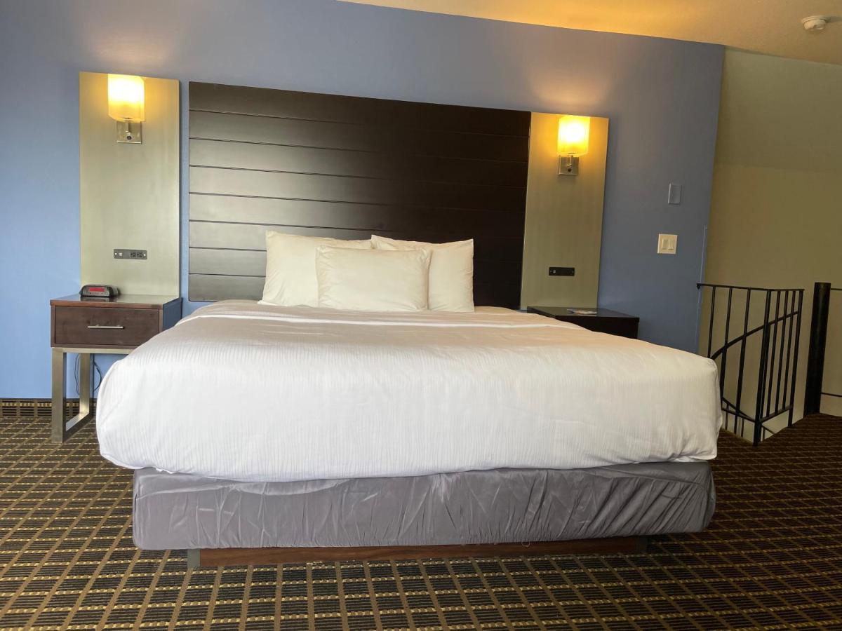 Hotel Days Inn&suites Santa Cruz
