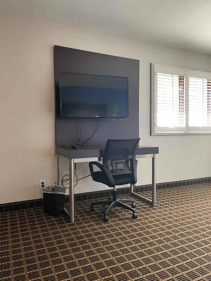 Days Inn&suites Hotel Santa Cruz