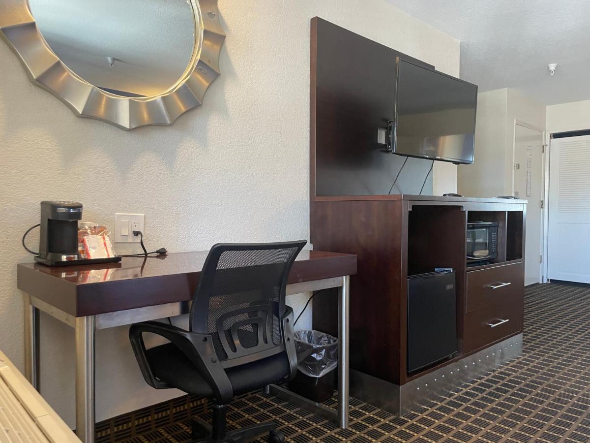 Days Inn&suites Hotel Santa Cruz