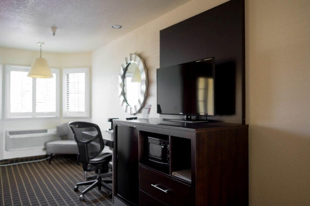 Days Inn&suites 2*
