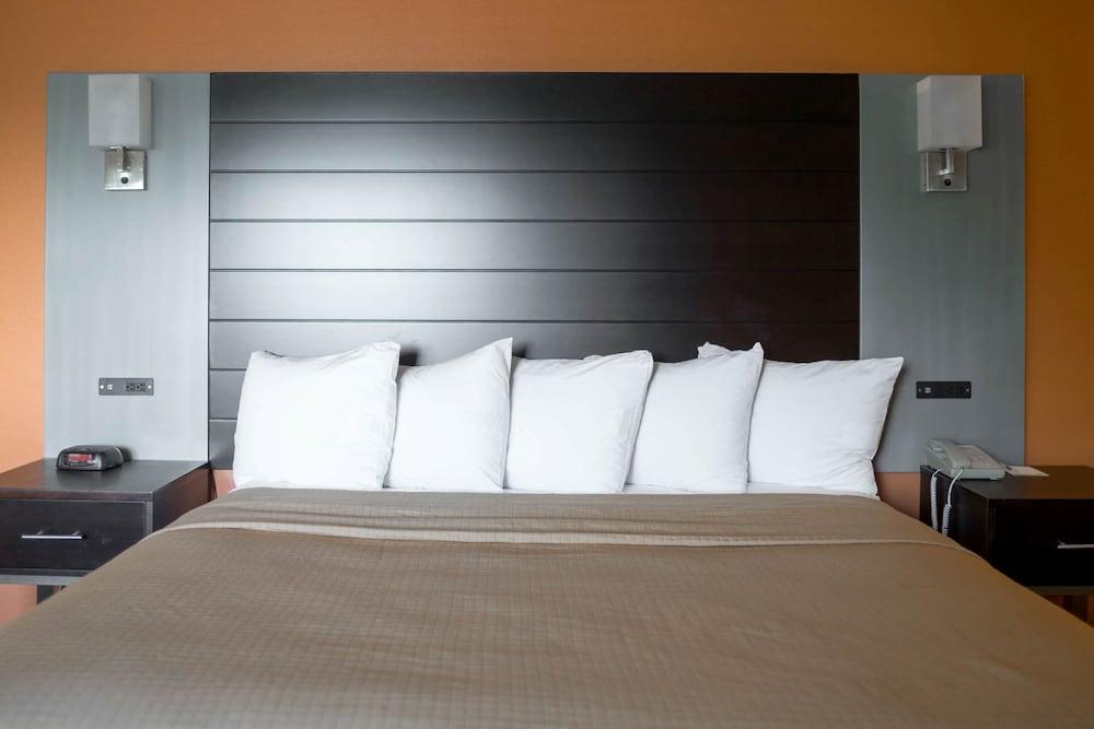 Days Inn&suites Hotel Santa Cruz