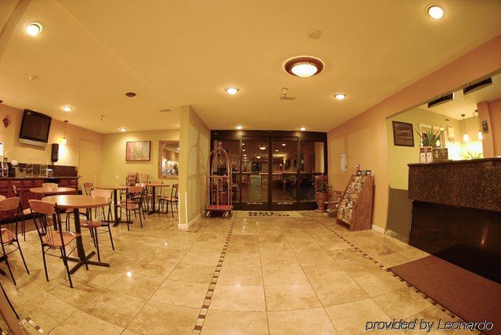 Days Inn&suites Hotel Santa Cruz