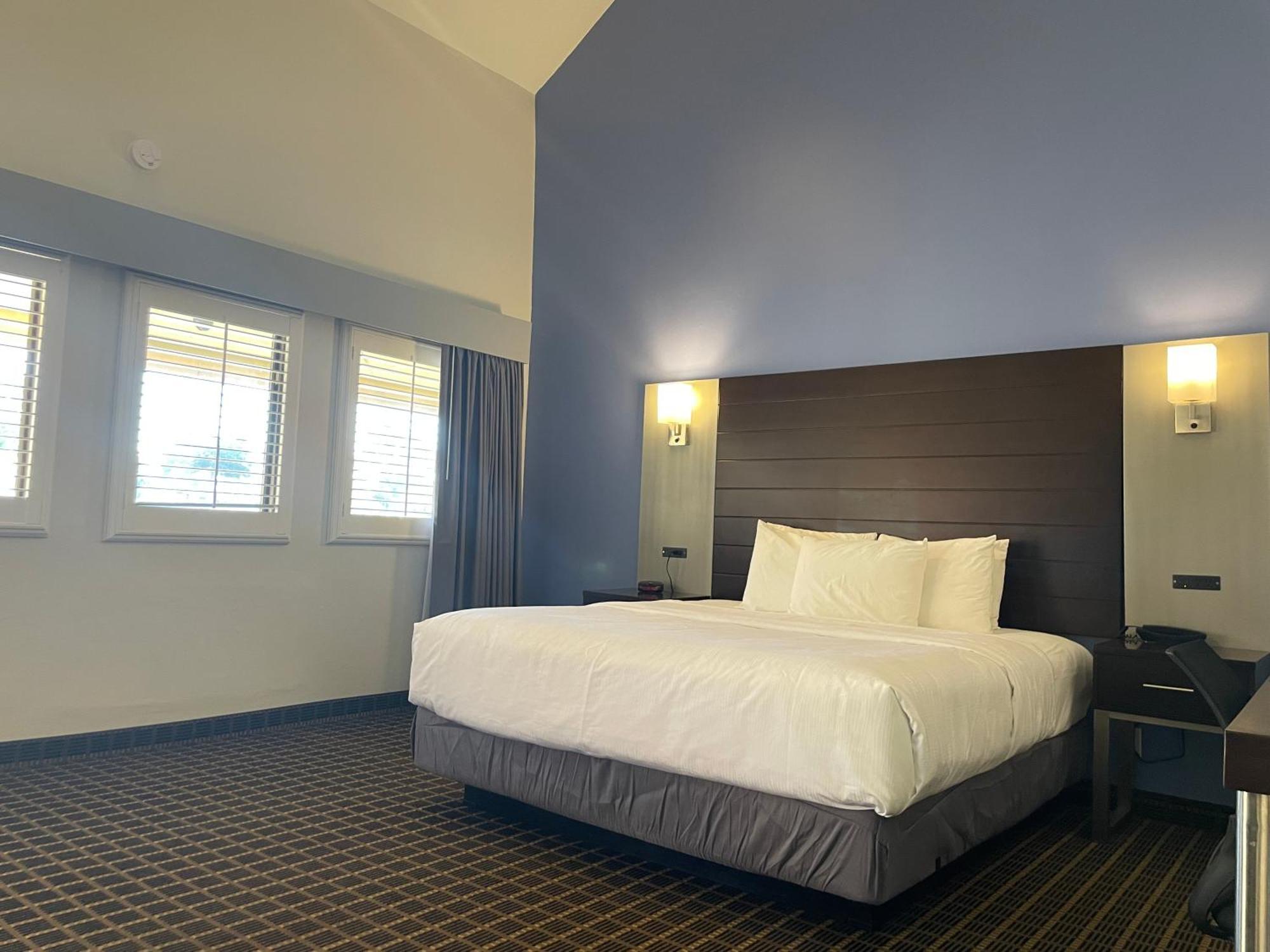 Days Inn&suites 2* Santa Cruz