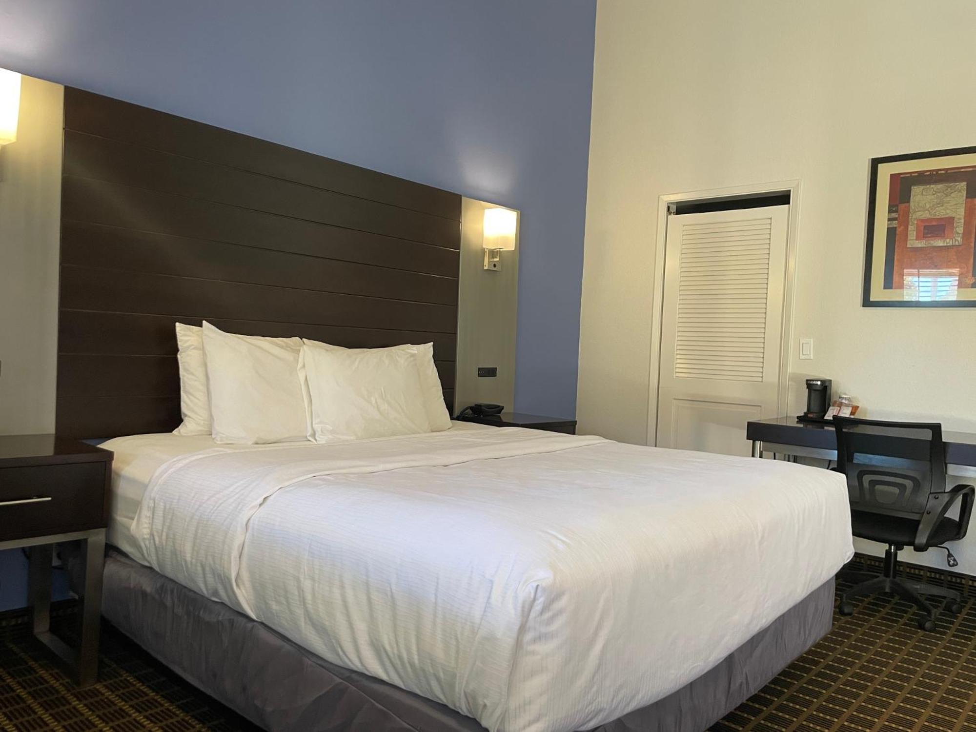 Days Inn&suites 2*
