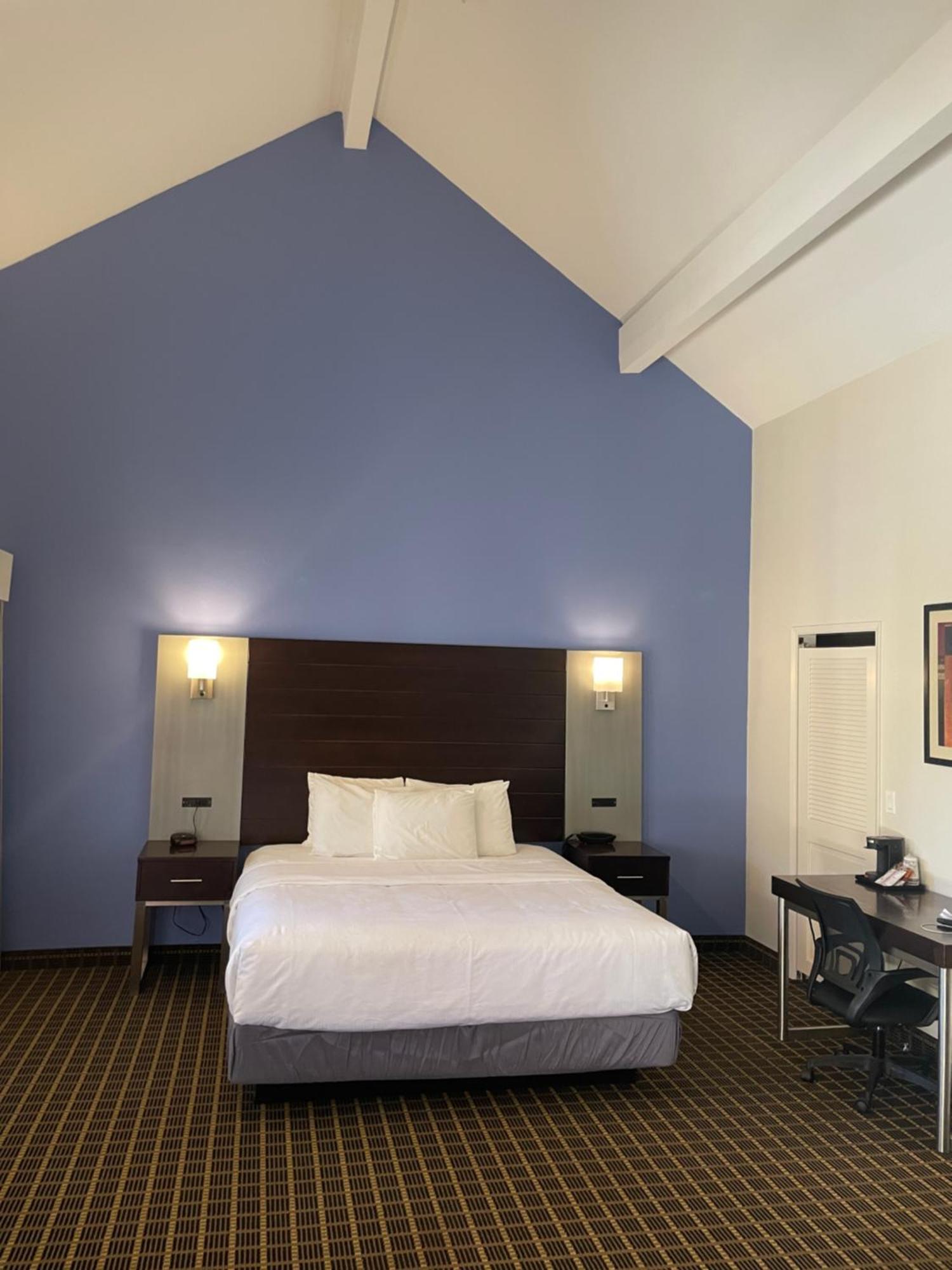 Hotel Days Inn&suites Santa Cruz