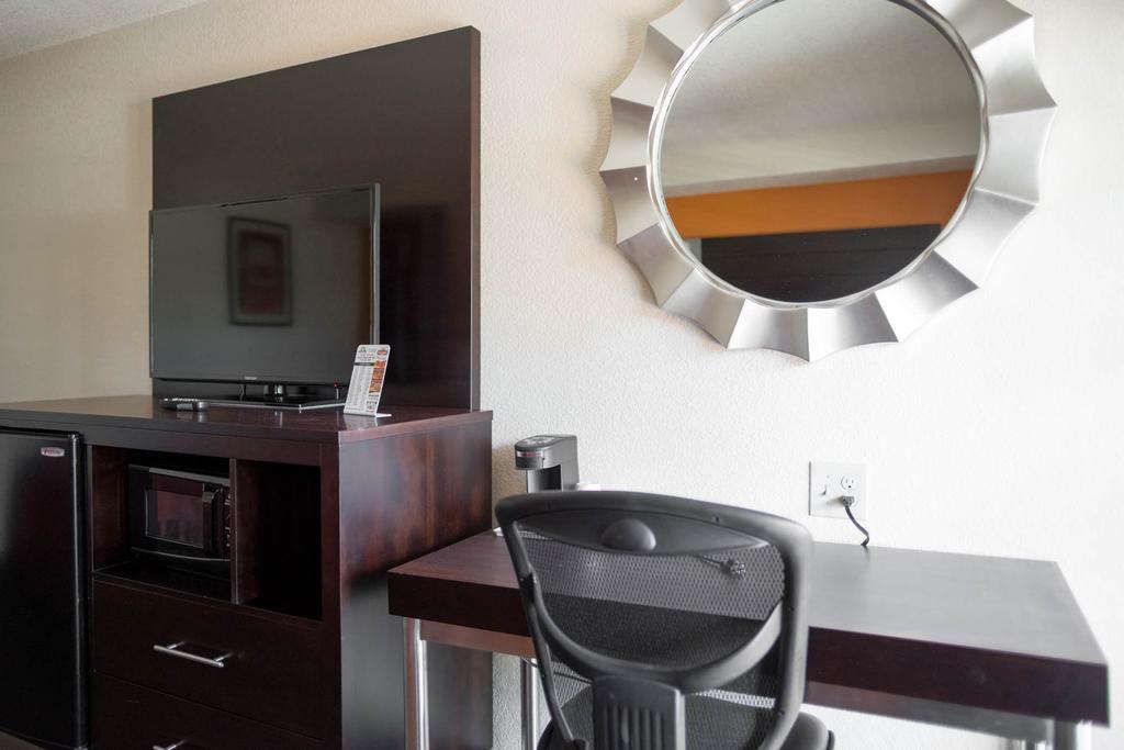 Hotel Days Inn&suites Santa Cruz