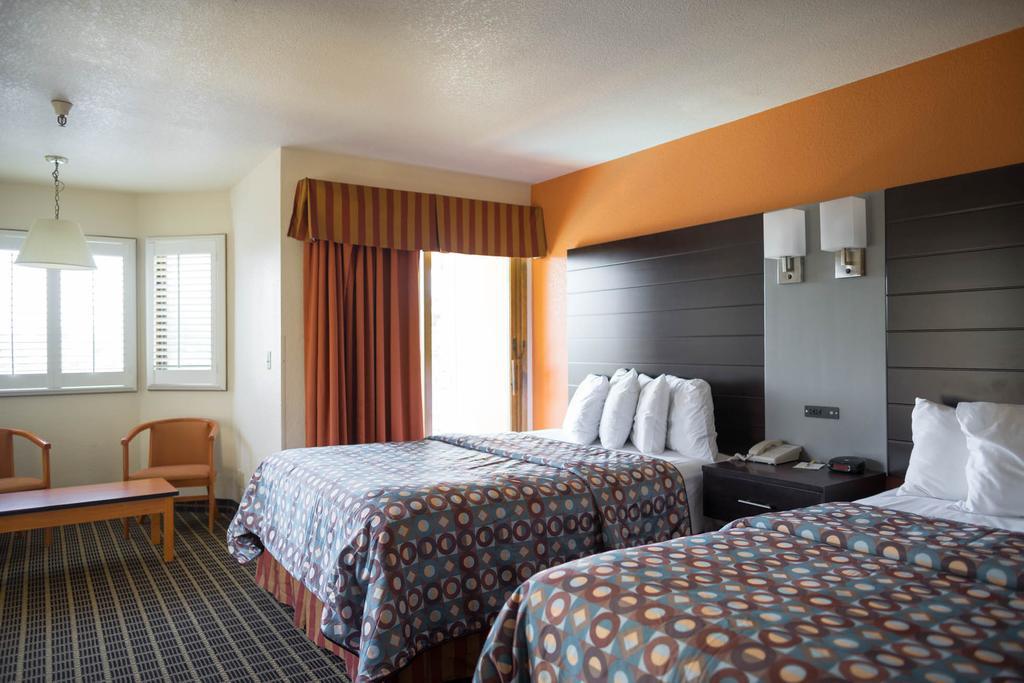Hotel Days Inn&suites