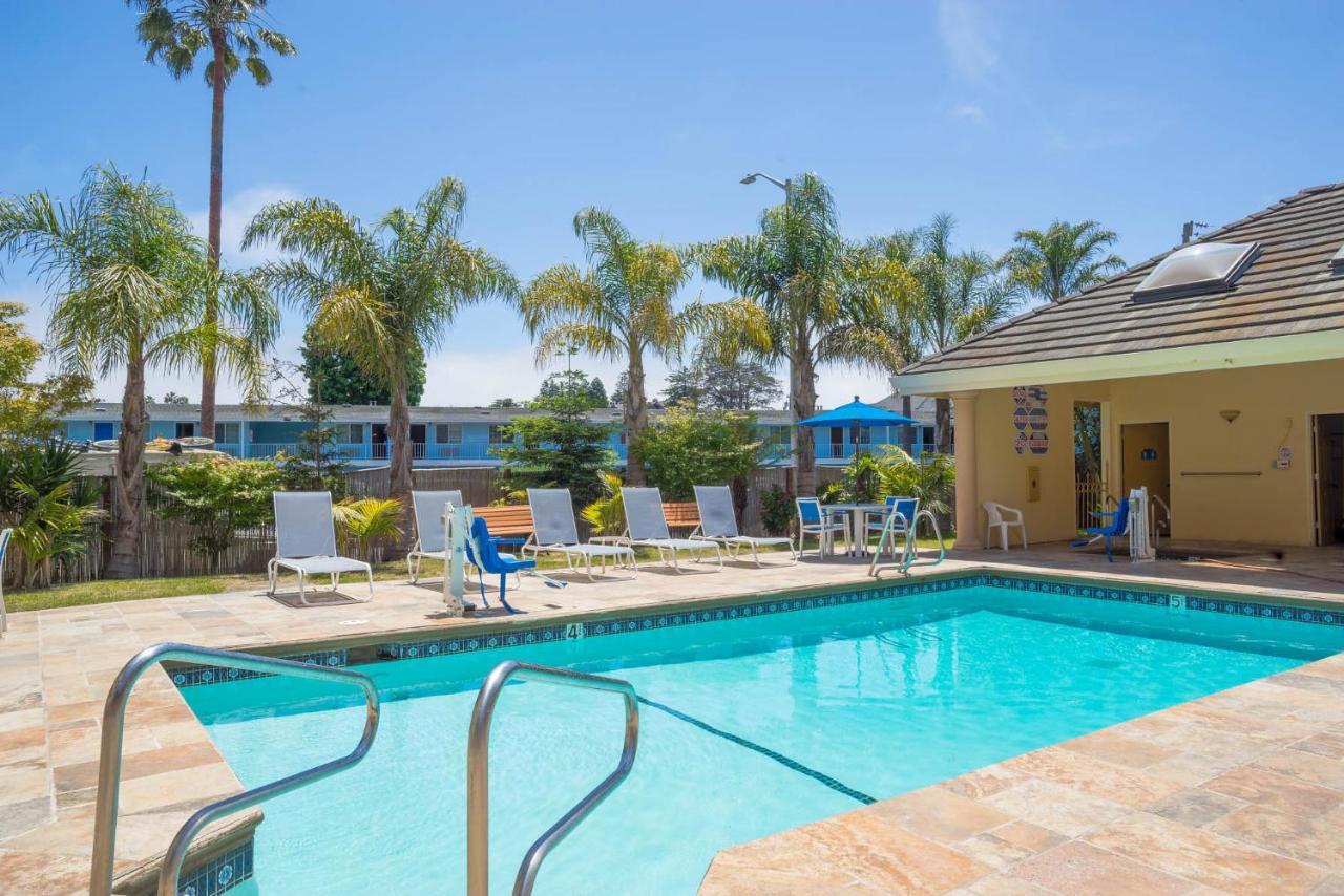 Days Inn&suites Hotel Santa Cruz