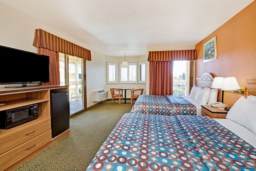 Hotel Days Inn&suites